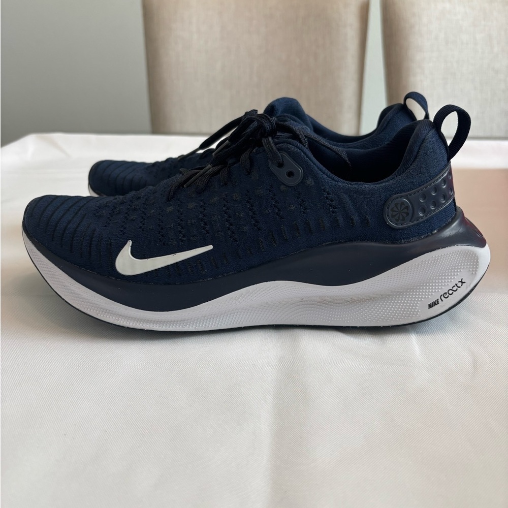 Nike Men's Navy Blue ReactX Infinity 4 Athletic Size 8 Running Shoes